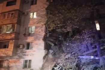 Два подъезда многоэтажки обрушились в Астрахани