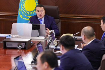 Фотография к новости: Автоматизировать транспортный контроль с помощью цифровых решений поручил Смаилов