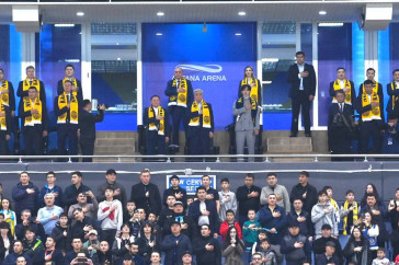 Фотография к новости: Кто из знаменитостей присутствует на матче сборных Казахстана и Сан-Марино