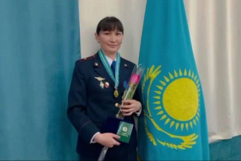 Фотография к новости: Следователь из Семея получила подвеску “Алтын алка”