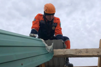 Фотография к новости: Ураган добрался до Атырау: сорваны крыши домов