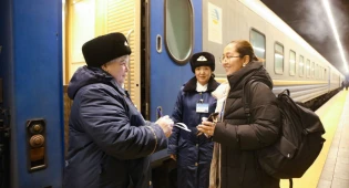 Поездки в женских вагонах становятся популярными в Казахстане
