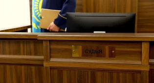Похитила 46 млн тенге: к семи годам приговорили бухгалтера школы в Алматы