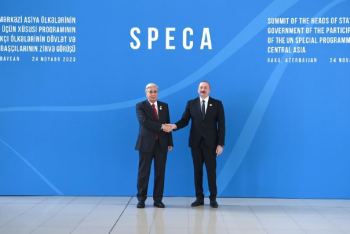 Касым-Жомарт Токаев посетил центр Гейдара Алиева