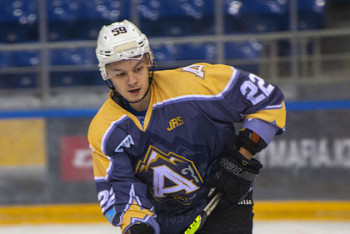 Фотография к новости: Казахстанский хоккеист получил черепно-мозговую травму