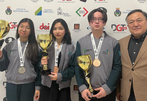 Фотография к новости: Юные казахстанские шахматисты завоевали три медали в Италии