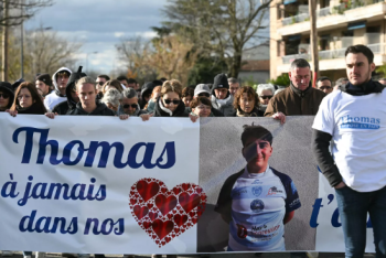 Фотография к новости: Во Франции начались массовые беспорядки после смерти подростка