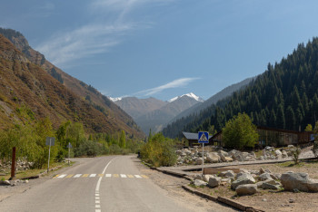 Фотография к новости: Несколько дорог закрыли до апреля в Алматинской области