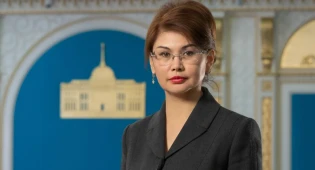 Никак не ограничивает и не нарушает права журналистов – глава Минкульта о пресс-карте