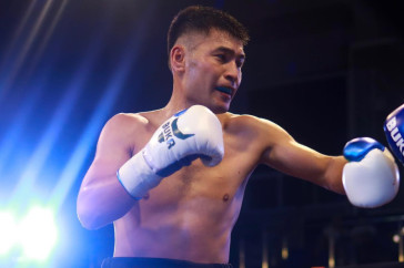 Фотография к новости: Безумием закончился бой казахстанского чемпиона с "Тайсоном" из Узбекистана