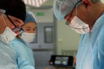 Фотография к новости: Годовалую малышку с редкой аномалией прооперировали в Алматы