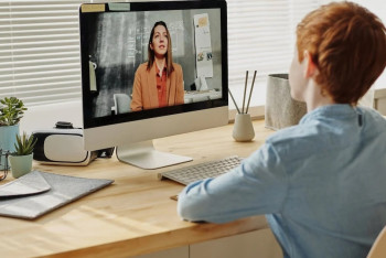 Учеников первой и второй смены отправили на "удалёнку" в ВКО