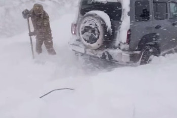 Семью казахстанцев спасли в Кыргызстане