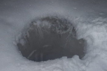 Прохожий спас ребёнка, провалившегося в коммунальный колодец