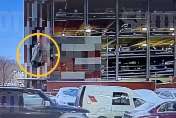 Авто с пьяным водителем упало с четвёртого этажа парковки