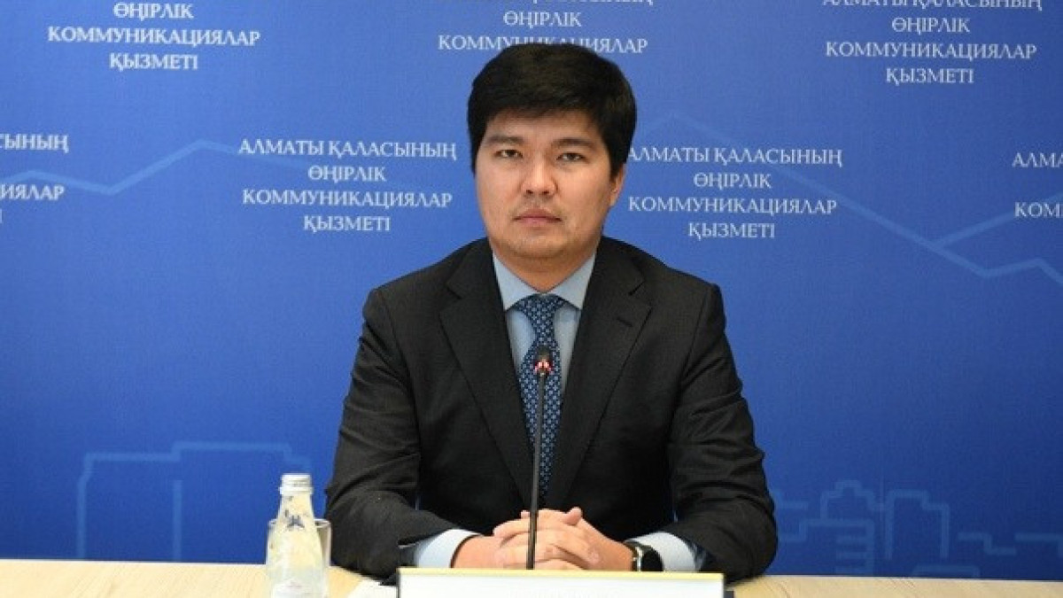 Аким Турксибского района Алматы о реновации жилья: принудительного выселения не будет