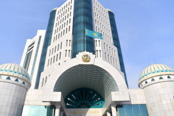 Фотография к новости: Сенат Казахстана одобрил поправки в законодательство по внедрению спецсоцвыплаты