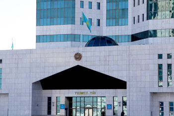 Фотография к новости: Алихан Смаилов потребовал активизировать работу по привлечению инвестиций в "зелёные" технологии