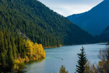 Фотография к новости: Стоимость за въезд на территорию нацпарков в  Казахстане вырастет в 2024 году