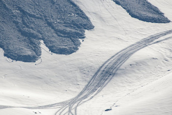 Об угрозе схода лавин в горах Алматинской области заявил ДЧС