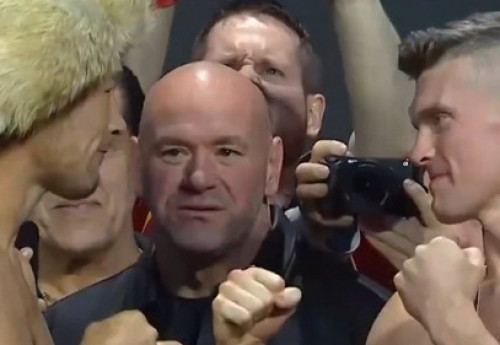 Фотография к новости: Шавкат Рахмонов и Стивен Томпсон провели финальную дуэль взглядов  в Лас-Вегасе