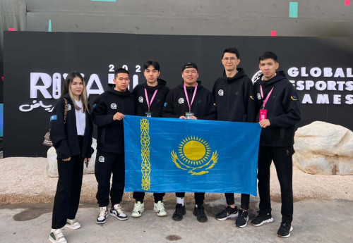 Фотография к новости: Сборная Казахстана по Dota 2 победила в чемпионате мира в Саудовской Аравии