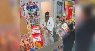 Мужчина угрожал ружьём жене и сыну в Аксае