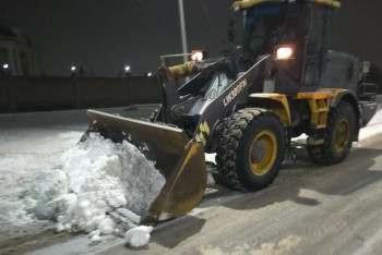 Фотография к новости: Астану завалило снегом: тысячи рабочих и спецтехники очищают улицы