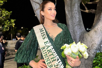 Казахстанку наградили за лучшее вечернее платье на "Мисс Земля"