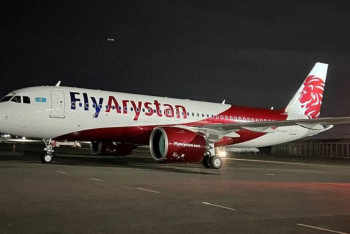 Фотография к новости: Пассажир самовольно открыл аварийную дверь самолёта в Алматы