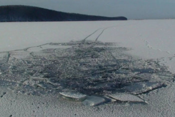 Фотография к новости: Два человека провалились под лёд в Атырауской области