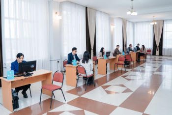 Фотография к новости: Открытый диалог: с области Абай начал работу Центр приёма граждан