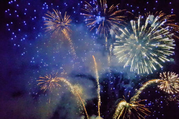 Фотография к новости: Фейерверки на 663,9 тысячи долларов ввезли в Казахстан