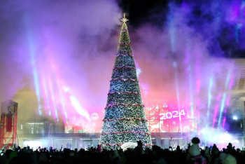 Новогодние ёлки Алматы и Астаны вошли в список самых высоких в СНГ