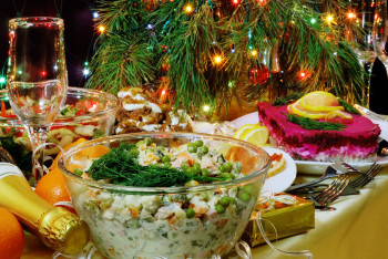 Фотография к новости: Как не переесть на Новый год: советы нутрициолога