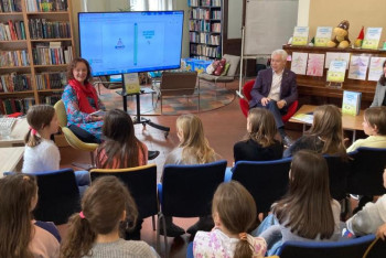 Фотография к новости: Сборник казахских сказок на сербском языке презентовали в Белграде