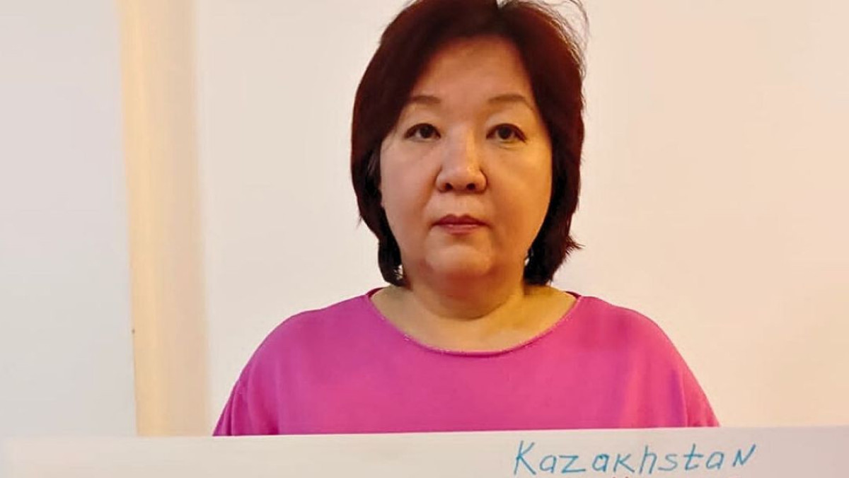 instagram.com/dinatansari