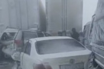 Фотография к новости: Массовое ДТП в Акмолинской области: 16 машин разбиты, погиб человек