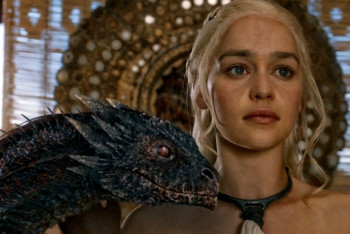 Фотография к новости: Мать драконов стала кавалером ордена Британской империи