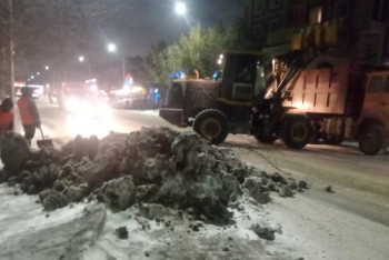 Фотография к новости: 20 тысяч кубометров снега  за сутки: коммунальные службы Астаны перешли на усиленный режим работы