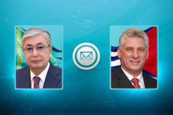 Фотография к новости: Токаев поздравил президента Кубы с Днём освобождения