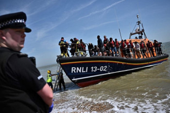 Около 30 тысяч мигрантов попали в Великобританию через Ла-Манш