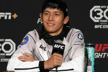 Фотография к новости: Назван новый соперник непобеждённого казахстанца в UFC