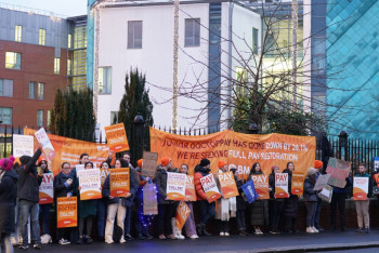 Фотография к новости: Медики бастуют в Англии: отменены тысячи приёмов и операций