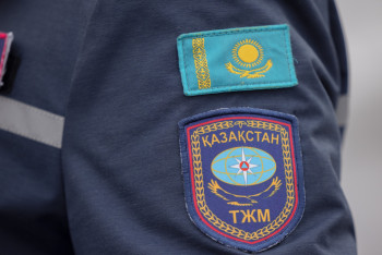 Фотография к новости: МЧС призывает казахстанцев не выезжать в дальние поездки