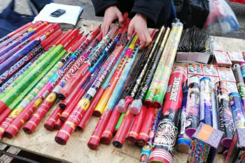 Фотография к новости: На 40 млн тенге оштрафовали торговцев нелегальной пиротехники