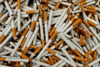 Вагон подпольных сигарет пытались завезти из Кыргызстана