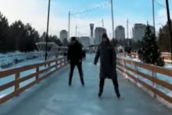 Фотография к новости: Чемпионы мира протестировали каток в Астане