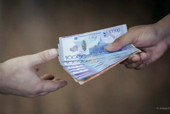 Руководителя коммунального предприятия задержали в Алматы