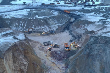 Фотография к новости: Спуск маркшейдера планируется на месте провала автобуса на Майкаине